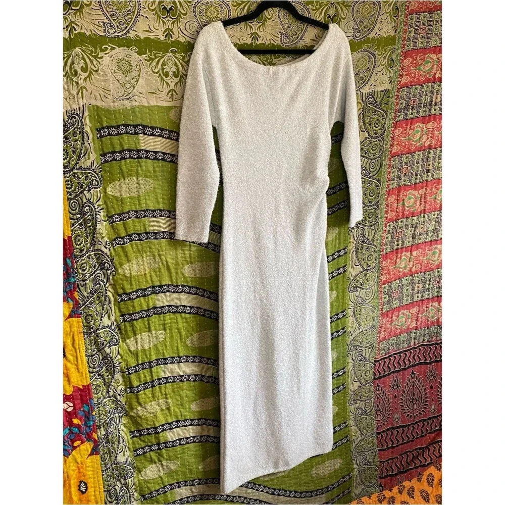 NWT Abercrombie & Fitch Soft Gray Off-the-Shoulder Boucle Knit Maxi Dress Small